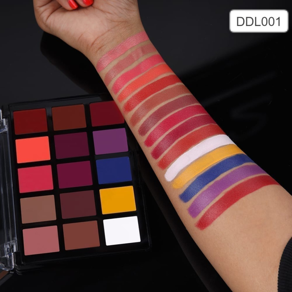 لوحة كاركتر 15 كلر لتحديد الشفاه - DDL001 من فورايفر 52