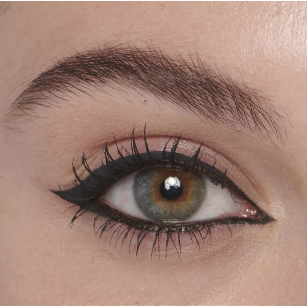 سيفورا لاينر عيون عالية الدقة تدوم طويلًا