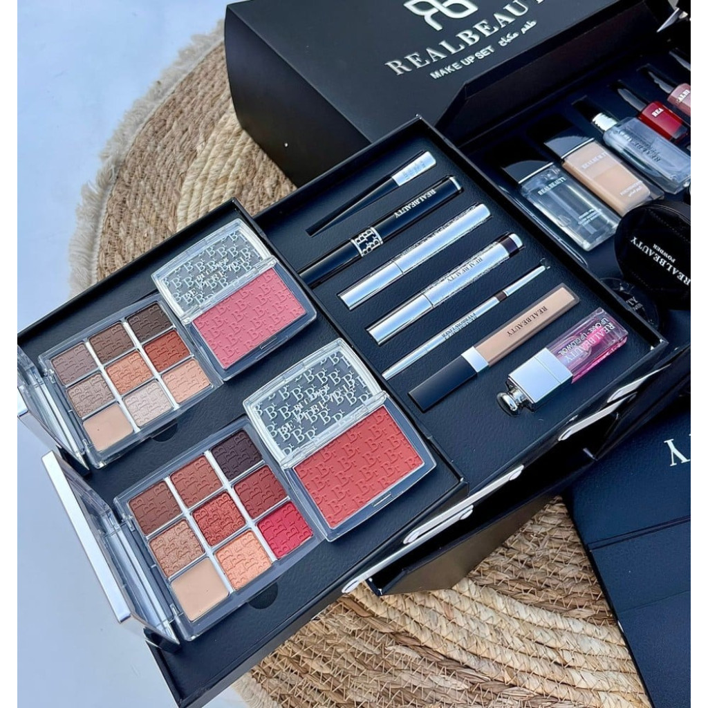 شنطة مكياج متكاملة ذات جودة عالية تغنيك عن اي شيء آخر