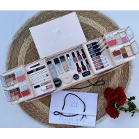 شنطة مكياج متكاملة ذات جودة عالية تغنيك عن اي شيء آخر