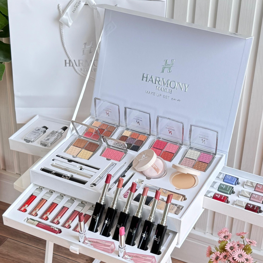 طقم مكياج فاخر من HARMONY MAKEUP،
