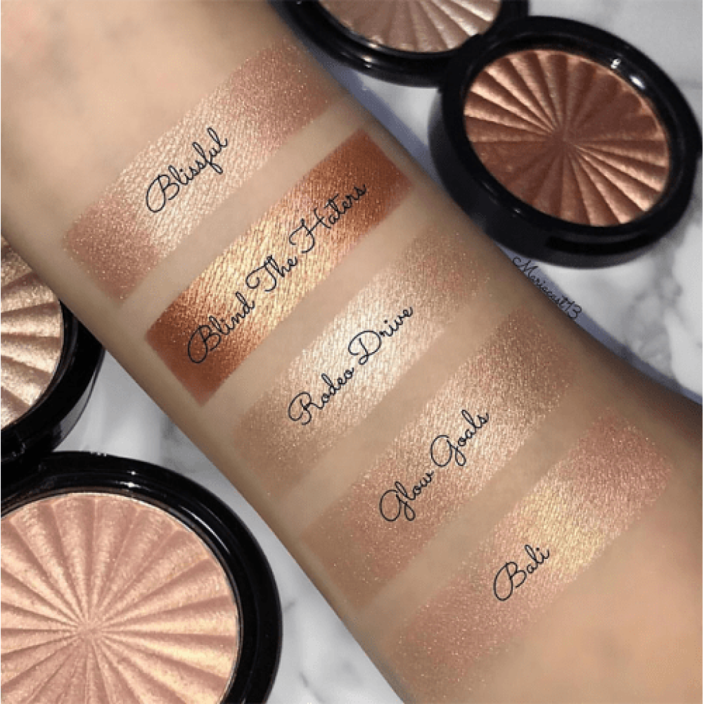 بودرة اضاءة من اوفرا - بليسفل