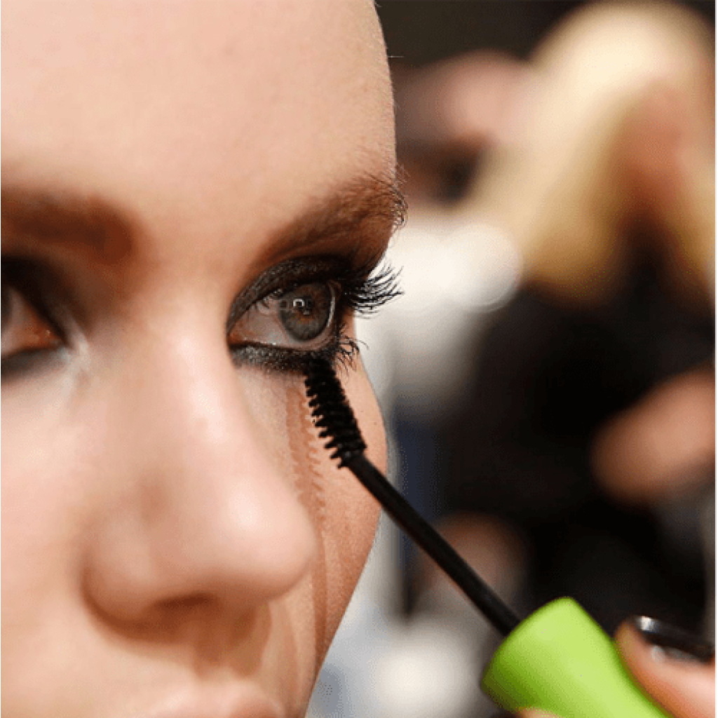 ماسكرا سكندلايز ليكرا فلكس من ريميل لندن - اسود