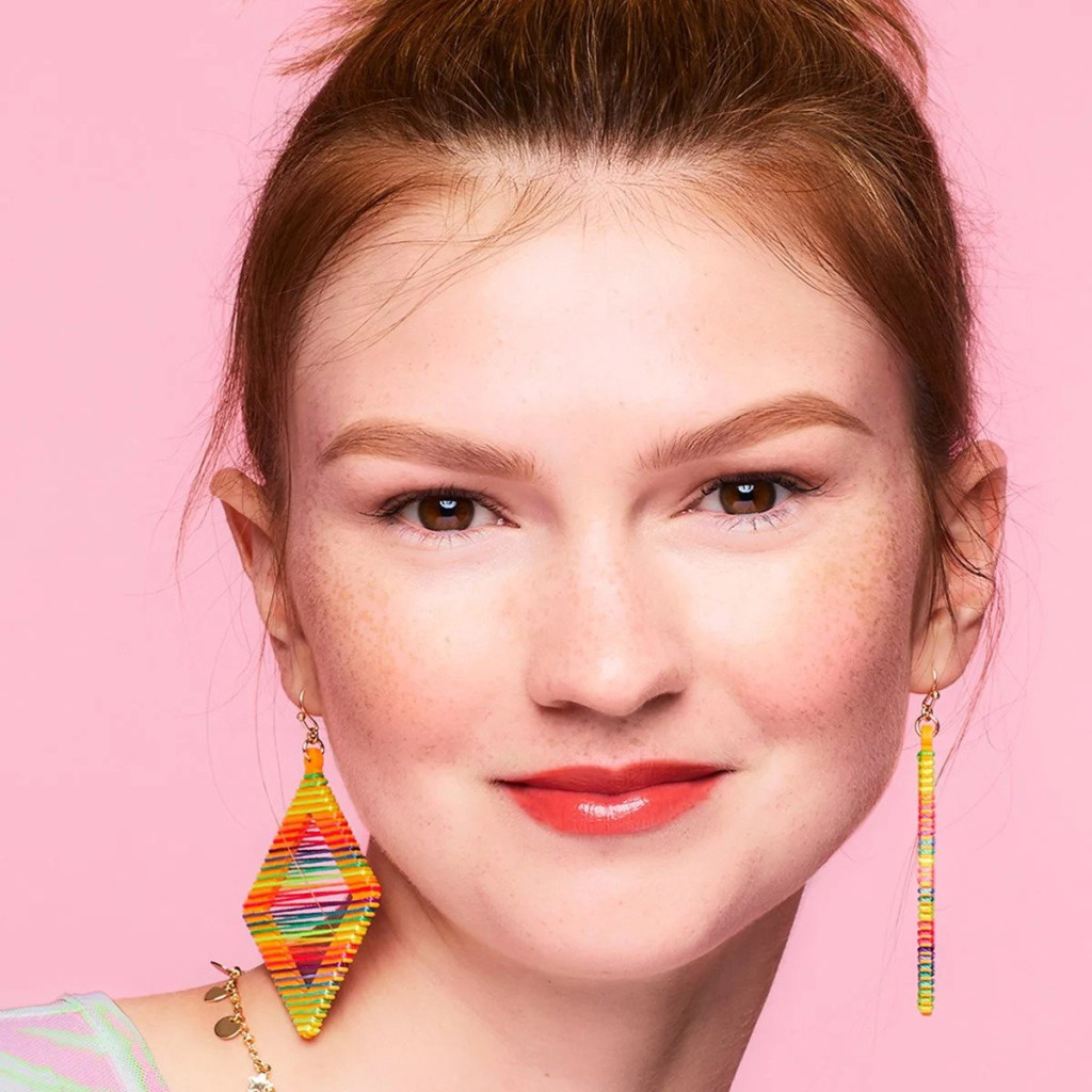 قلم الحواجب برو ستايلر من بنيفيت 02